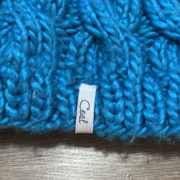 Coal blue knitted beanie with puff ball - Picture 2 of 6